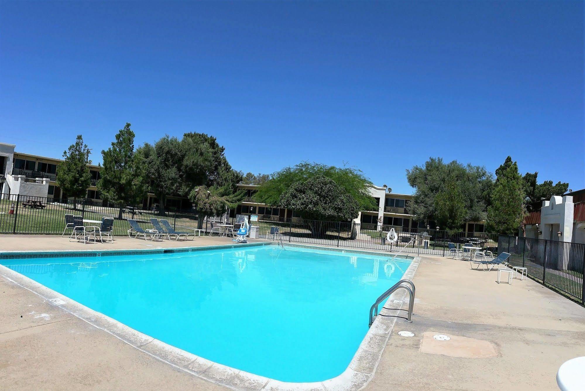 Quality Inn On Historic Route 66 Barstow Bagian luar foto